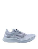 NIKE Low Sneakers & Tennisschuhe