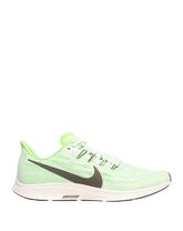 NIKE Low Sneakers & Tennisschuhe