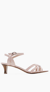 Feine Riemchen-Sandalette in Lack-Optik