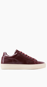Klassischer Sneaker aus glattem Leder