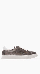 Schnürsneaker mit Metallic-Oberfläche