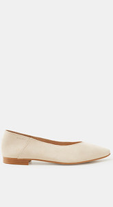 Spitzer Ballerina aus softem Veloursleder