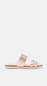 Metallic-Pantolette mit Bast-Besatz, aus Leder