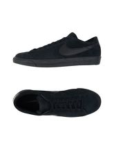 NIKE Low Sneakers & Tennisschuhe