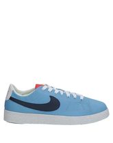 NIKE Low Sneakers & Tennisschuhe