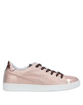 STAU Low Sneakers & Tennisschuhe