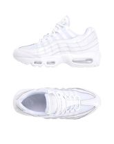 NIKE Low Sneakers & Tennisschuhe