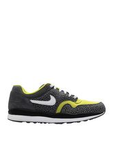 NIKE Low Sneakers & Tennisschuhe