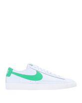 NIKE Low Sneakers & Tennisschuhe