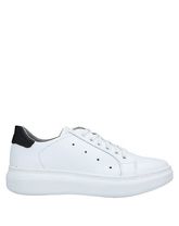 WHITE FLOWERS Low Sneakers & Tennisschuhe