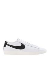 NIKE Low Sneakers & Tennisschuhe