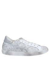 2STAR Low Sneakers & Tennisschuhe