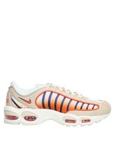 NIKE Low Sneakers & Tennisschuhe