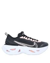 NIKE Low Sneakers & Tennisschuhe