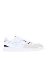 NIKE Low Sneakers & Tennisschuhe