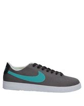 NIKE Low Sneakers & Tennisschuhe