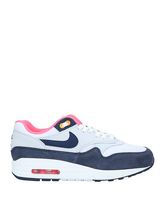 NIKE Low Sneakers & Tennisschuhe