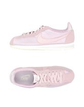 NIKE Low Sneakers & Tennisschuhe