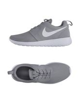 NIKE Low Sneakers & Tennisschuhe