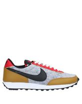 NIKE Low Sneakers & Tennisschuhe