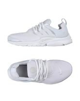 NIKE Low Sneakers & Tennisschuhe