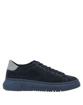 TWELVE SHOES DIVISION Low Sneakers & Tennisschuhe