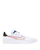 NIKE Low Sneakers & Tennisschuhe