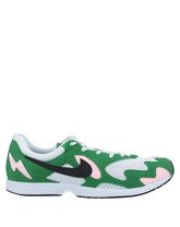 NIKE Low Sneakers & Tennisschuhe