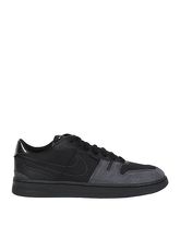 NIKE Low Sneakers & Tennisschuhe