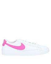 NIKE Low Sneakers & Tennisschuhe