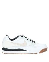 NIKE Low Sneakers & Tennisschuhe