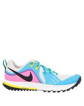 NIKE Low Sneakers & Tennisschuhe