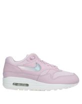 NIKE Low Sneakers & Tennisschuhe