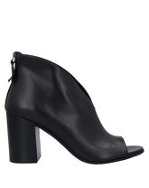 NOA A. Ankle Boots