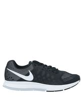 NIKE Low Sneakers & Tennisschuhe