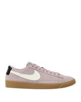 NIKE Low Sneakers & Tennisschuhe